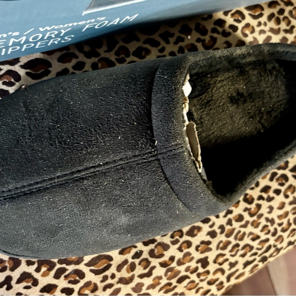 NWT…..brand new Black Memory Foam Slippers
